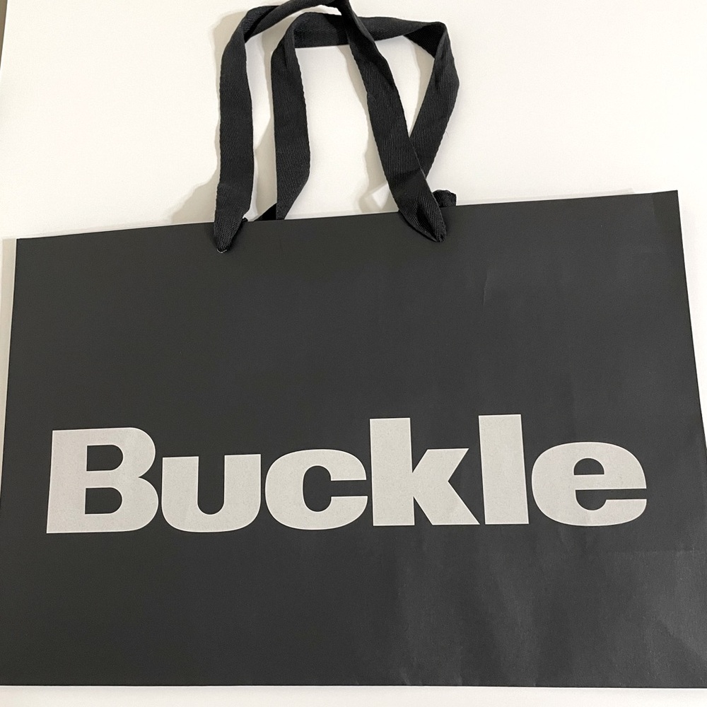 $5 or FREE BUCKLE BRAND SHOPPING BAG